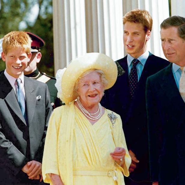 Prinz Harry, Queen Mum, Prinz William und der heutige König Charles