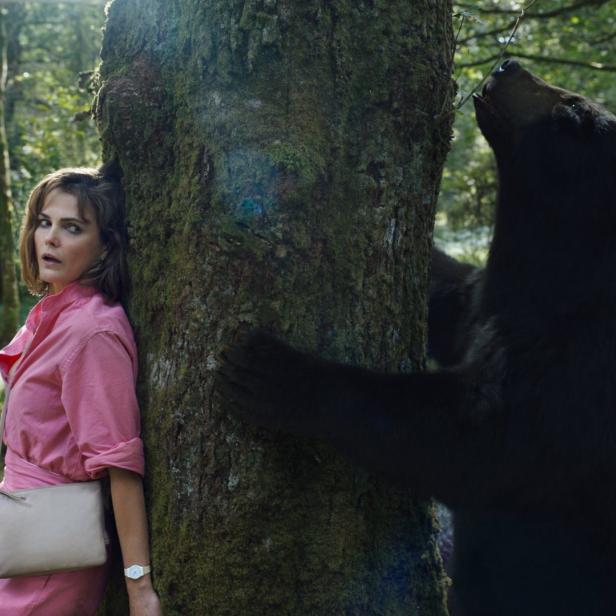 Keri Russell versteckt sich vor dem wildgewordenen Koksbären: &quot;Cocaine Bear&quot;