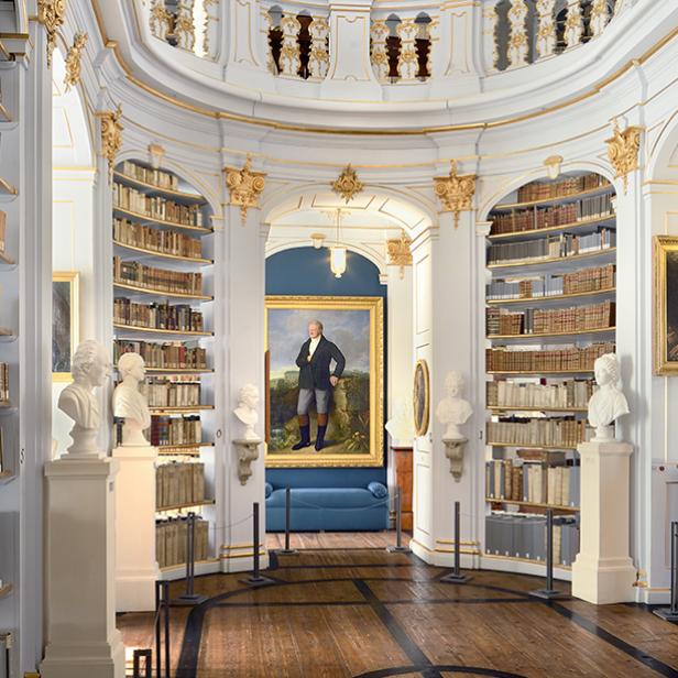 Weimar: Rokokosaal in der Anna-Amalia-Bibliothek, UNESCO Weltkulturerbe