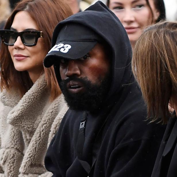 Kanye West in der Front Row bei einer Modenschau