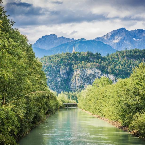 Hoch gelegen bietet Maria Locherboden ein beeindruckendes Panorama über das Inntal 