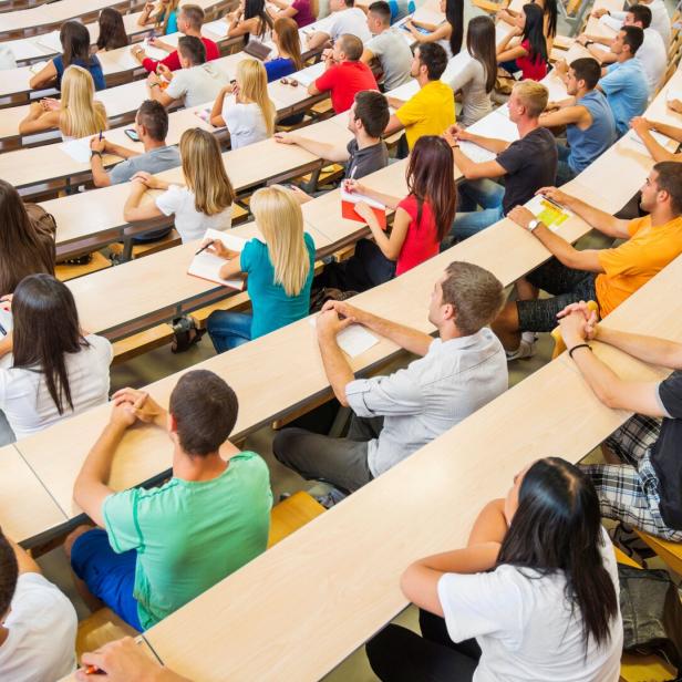 Symbolbild: Studierende in einem Hörsaal