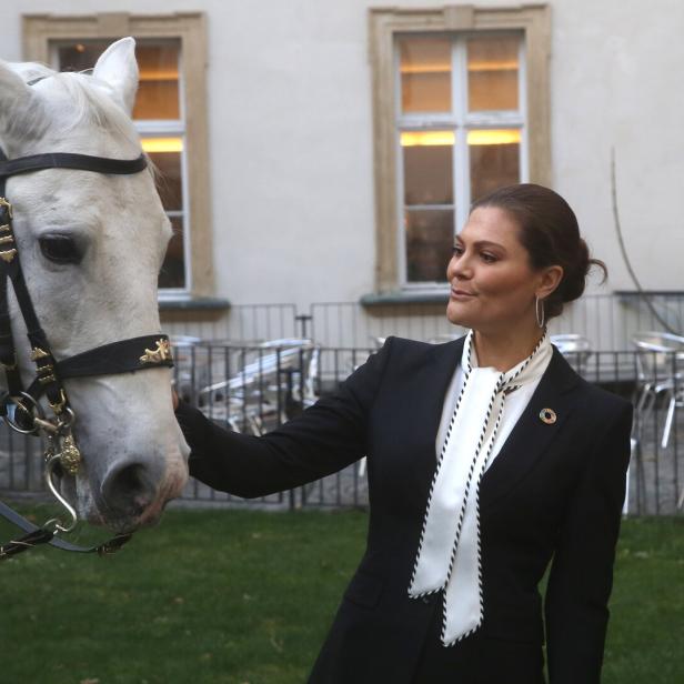 Prinzessin Victoria in der Spanischen Hofreitschule