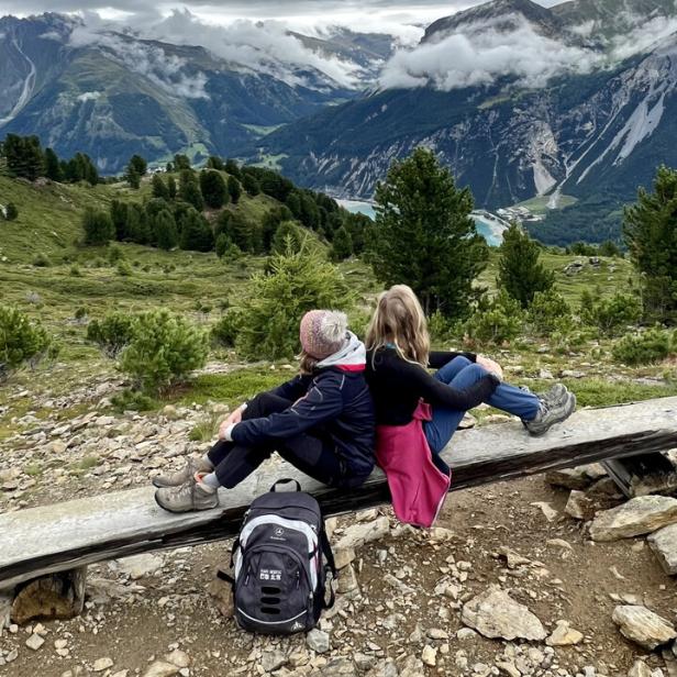 Eine Alpenüberquerung hat es in sich. Da muss auch Zeit zum Rasten und Schauen sein