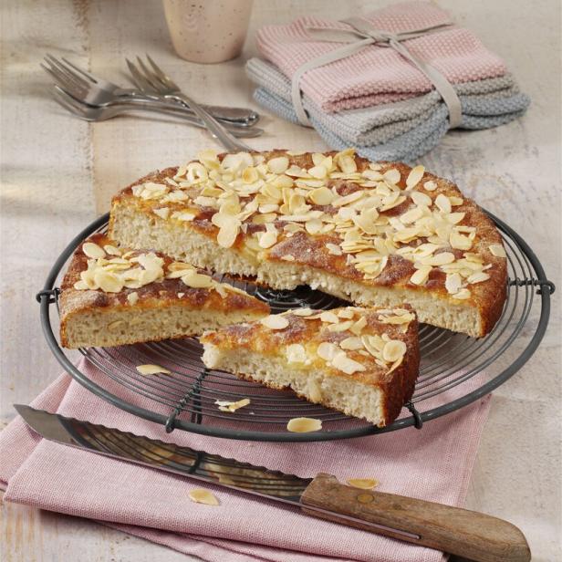 Butterkuchen mit Mandelblättchen