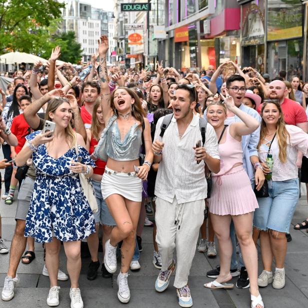 Swifties ziehen nach der Konzertabsage von Taylor Swift durch Wien