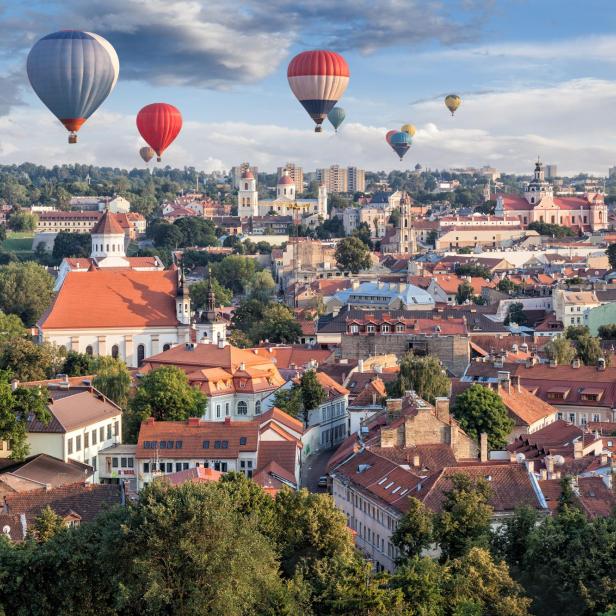 Heißluftballone über Vilnius