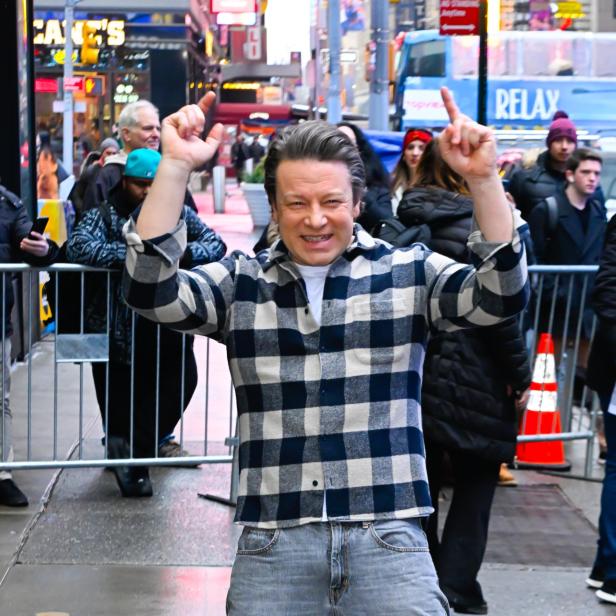 Jamie Oliver vor den Studios von "Good Morning America" im Jänner 2024 in New York