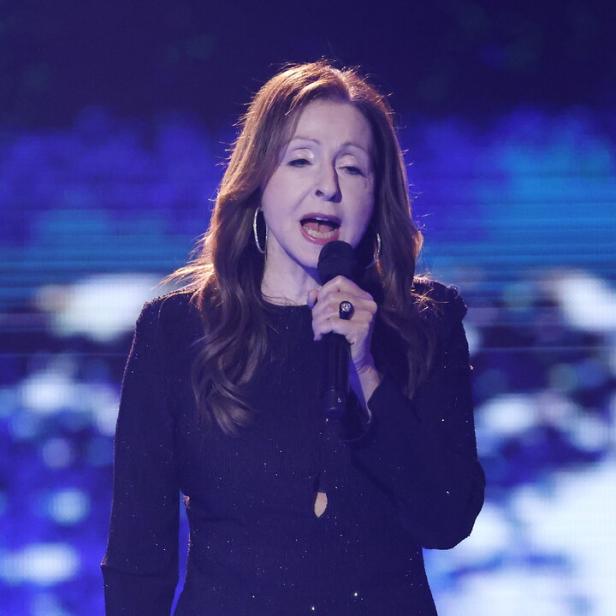 Vicky Leandros singt bei der "Ein Herz für Kinder"-Gala 2022 in Berlin