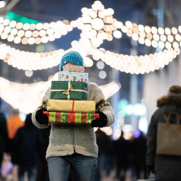 ++ THEMENBILD ++  ERSTER EINKAUFSSAMSTAG IM ADVENT