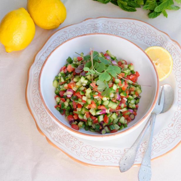 Salad Shirazi: Tomaten-Gurken-Salat mit Minze