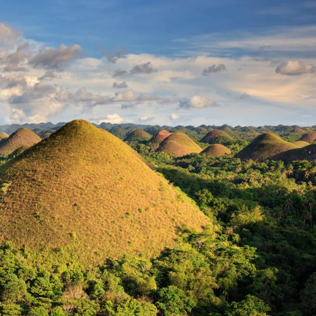 Die Chocolate Hills auf Bohol, einer kleinen Insel der Philippinen