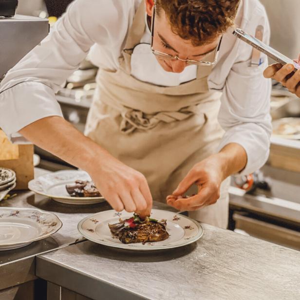 Der junge Koch Pau Sintes überzeugt mit alten Rezepten und einer modernen Note.