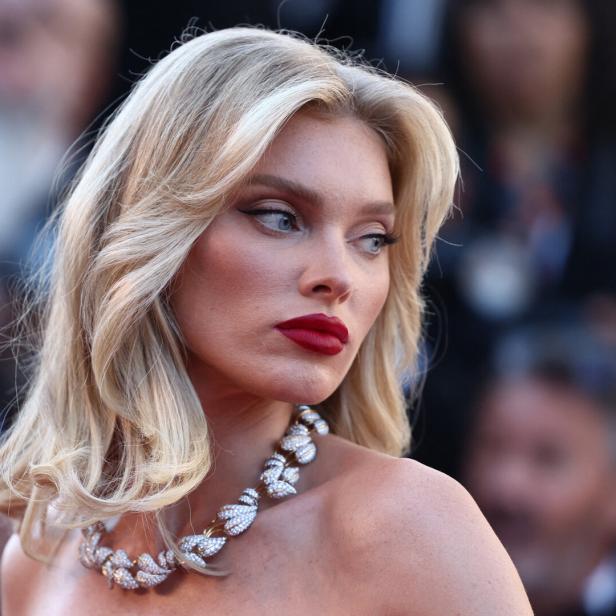 Model Elsa Hosk posiert bei den Filmfestspielen in Cannes