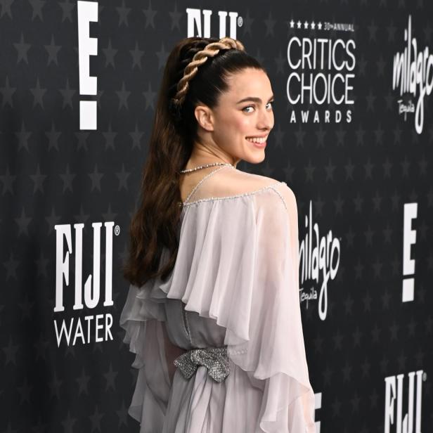 Margaret Qualley Anfang Februar 2025 bei den Critics Choice Awards