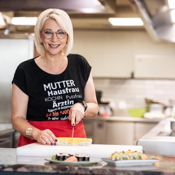 Schlagerkochbuch: Claudia Jung kocht Mango Rolls