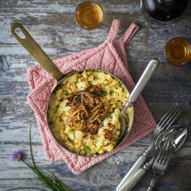 Tiroler Kasspätzle aus dem Kochbuch "Österreichische Tapas"