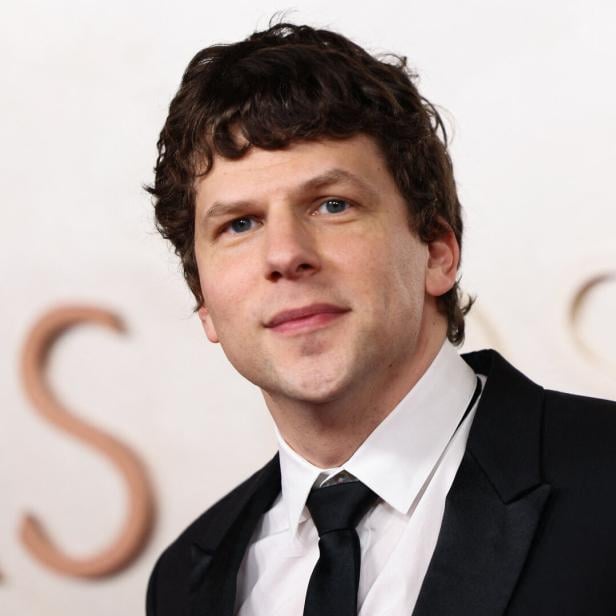 Jesse Eisenberg auf dem roten Teppich bei den Oscars 2025