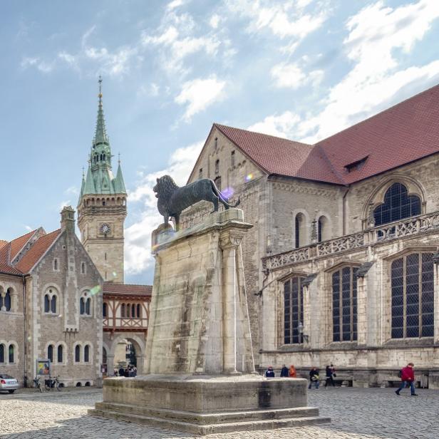 Burgplatz in Braunschweig Braunschweiger Löwe am Burgplatze in Braunschweig