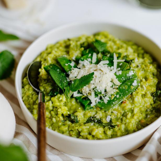 Risotto mit Zuckerschoten und Zitronenmelisse