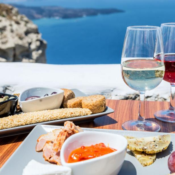 Foto vom griechischen Essen vor dem Meer - was kochen Europas Spitzenköche bei Greek Chefs Abroad