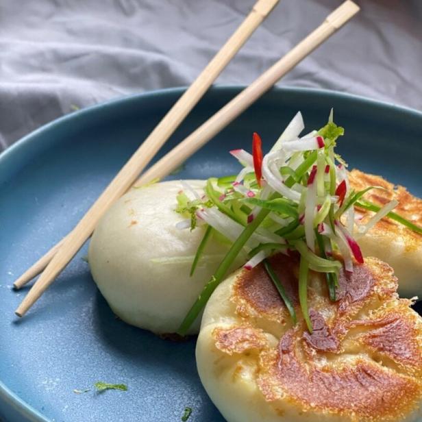 Zucchini-Buns mit Champignons