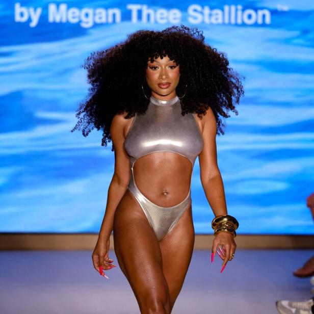 Rapperin Megan Thee Stalltion auf dem Catwalk bei der Miami Swim Week