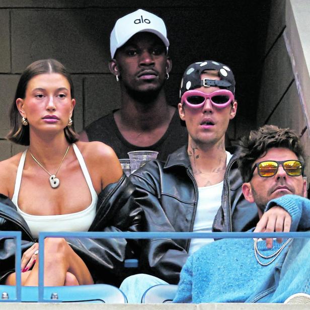 Hailey Bieber, Justin Bieber und weitere Zuschauer bei den U.S. Open.