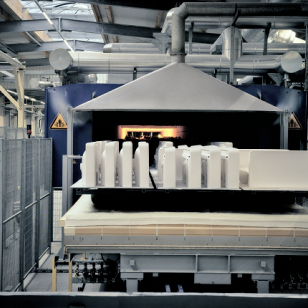 Der elektrische Tunnelofen als Herzstück der weltweit ersten Netto-Null-Produktionsstätte für Sanitärkeramik Der elektrische Tunnelofen als Herzstück der weltweit ersten Netto-Null-Produktionsstätte für Sanitärkeramik