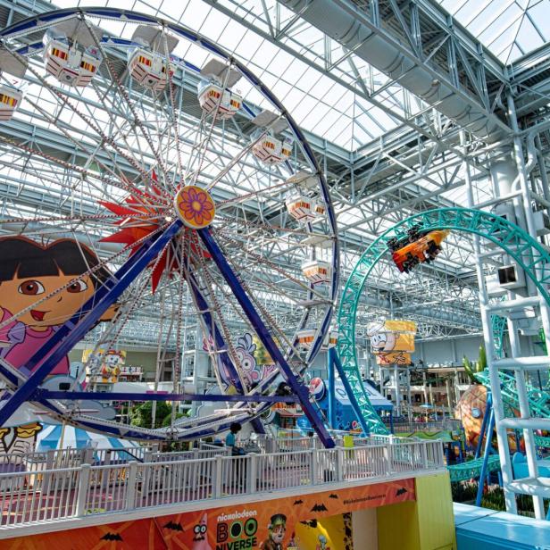 Der größte überdachte Freizeitpark der USA ist ein Teil der„Mall of America“.