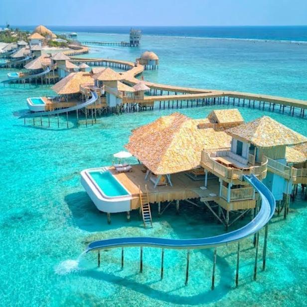 Ein Blick auf die Villen des Soneva Secret Hotels