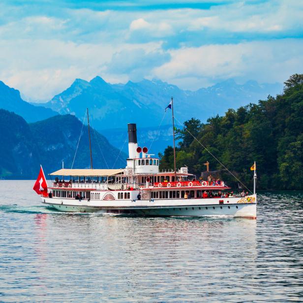 Tourist cruise boat, Lucerne Lake