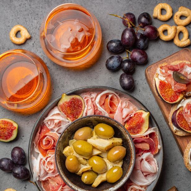 Appetizers with cocktails.