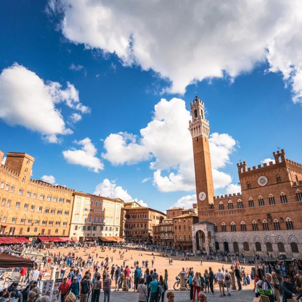 Weitwinkel Foto der Piazza del Campo in Siena