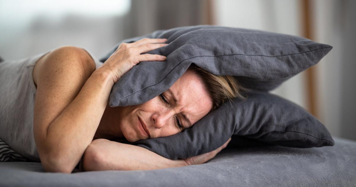 Warum Millionen Frauen nachts um 329 Uhr plötzlich aufwachen