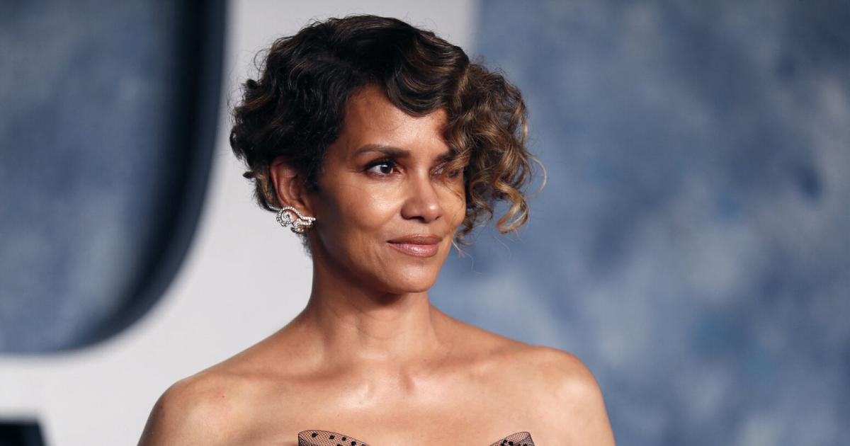 Catwoman-Jubiläum: Halle Berry feiert mit ihren Katzen auf Insta