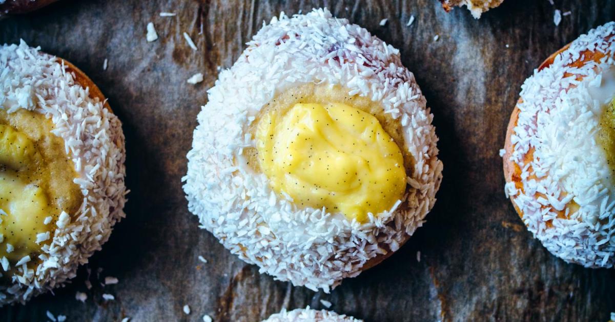 Norwegisches Hefegebäck: Puddingteilchen mit Kokosraspeln
