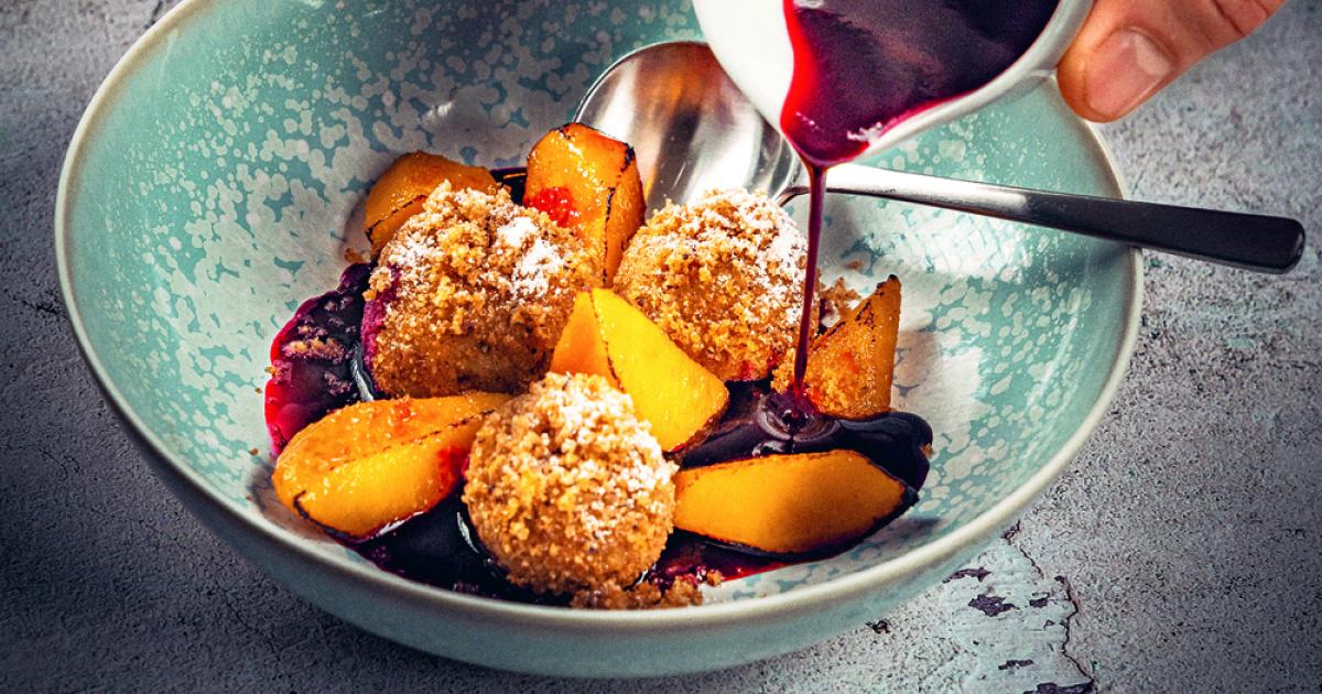 Kartoffelknödel mit Quitte und Holunderjus